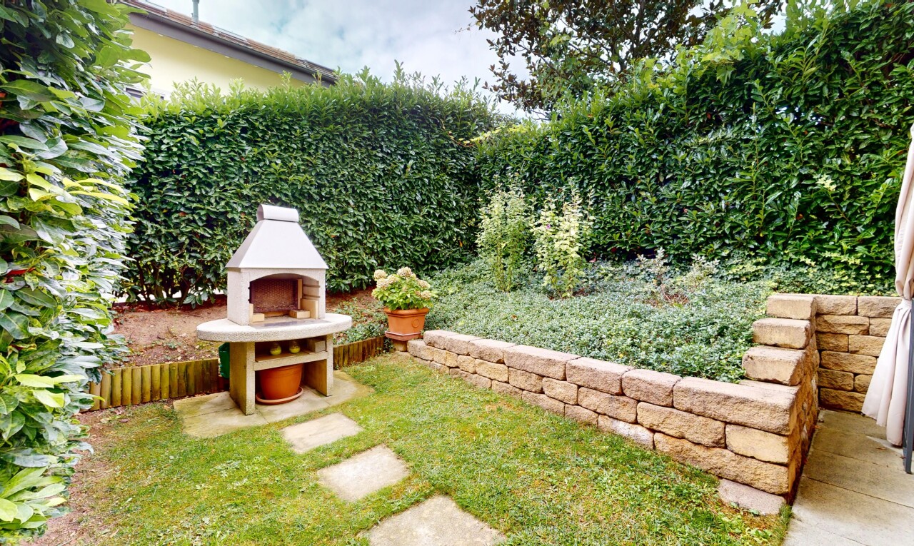 garten mit from property, kamin, overcast, und terrasse
