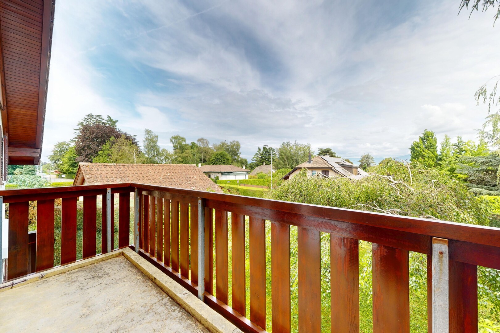 balkon mit balkon, from property, und day time
