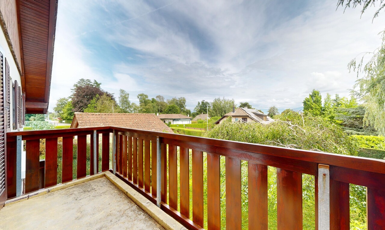 balkon mit balkon, from property, und day time