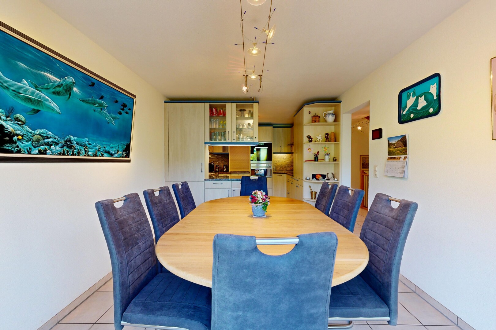 esszimmer mit inside property, drywall, gipskartonwand, tile floor, und fliesenboden
