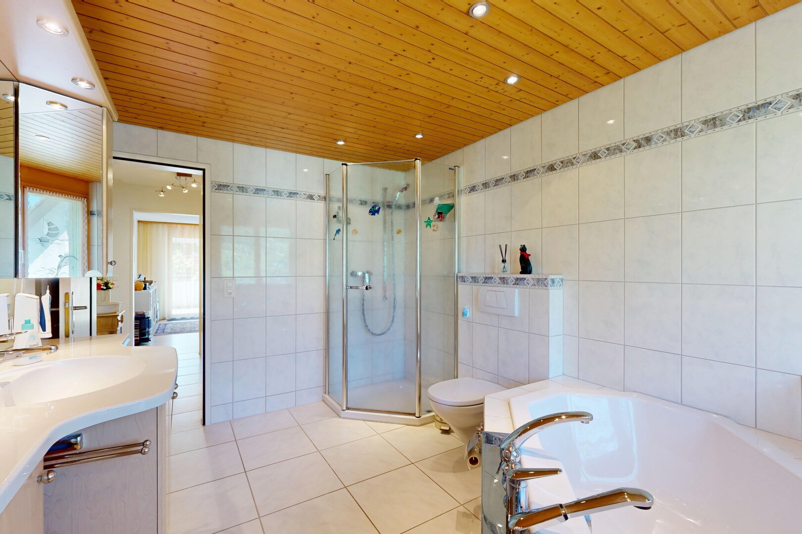 bad mit bad, komplettes badezimmer, tile wall, fliesenwand, und dusche