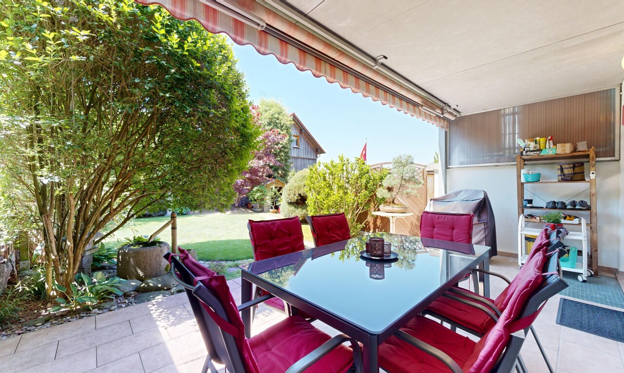 terrasse mit essbereich im freien, markise, terrasse, from property, und day time
