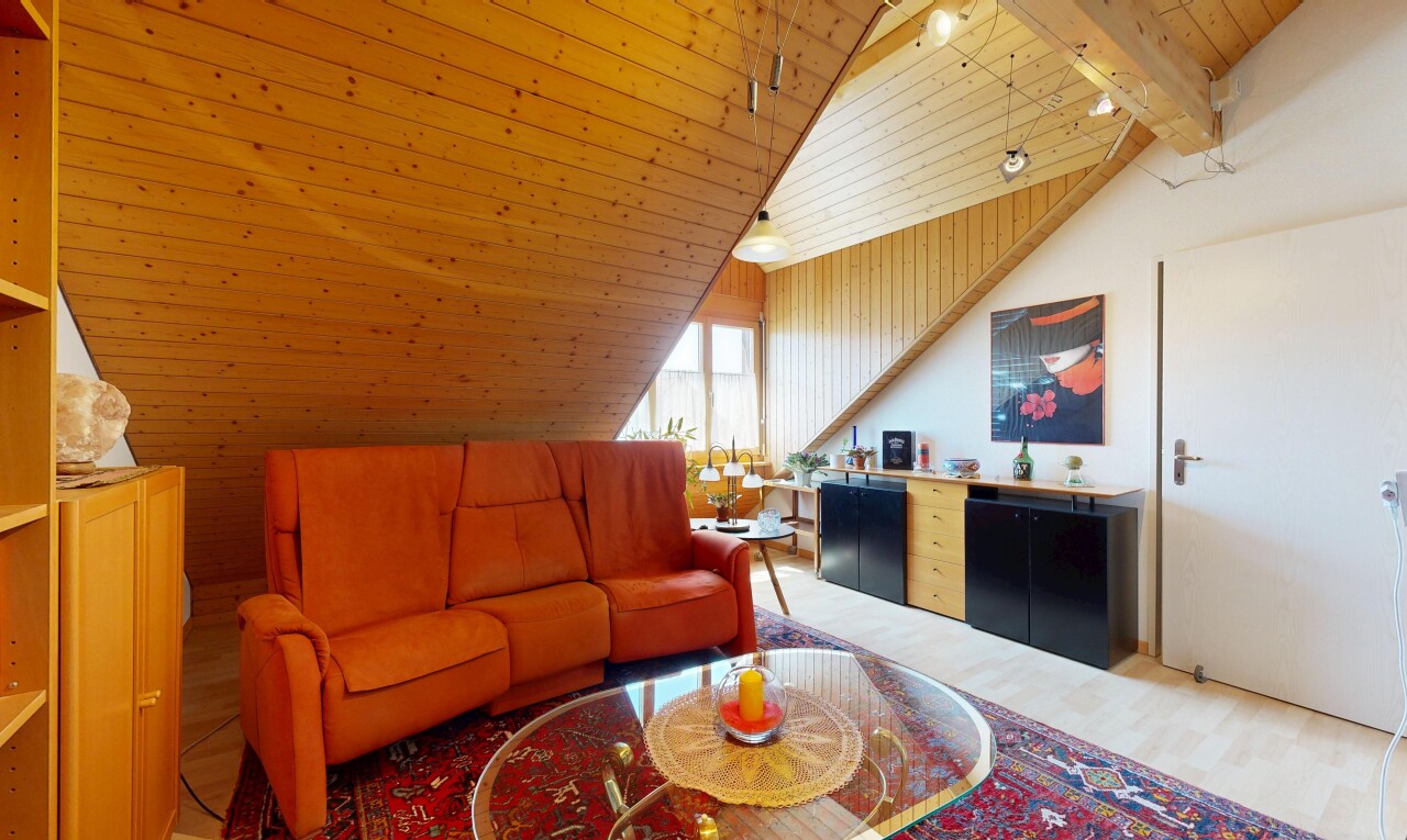 wohnzimmer mit wood ceiling, holzdecke, vaulted ceiling, dachschräge, und zusätzliches zimmer
