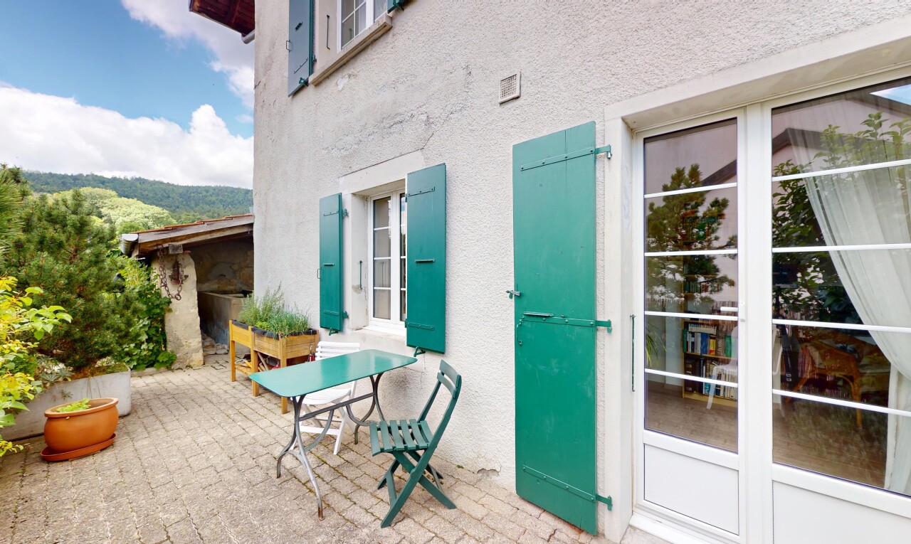 terrasse avec day time, terrasse, et property visible