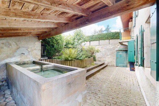 terrasse avec terrasse, from property, clôture, et day time