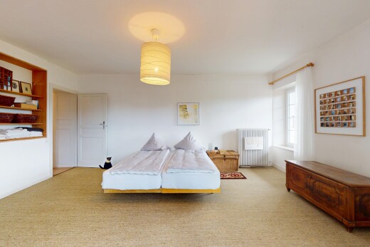 chambre avec cloison sèche, drywall, inside property, lumière naturelle, et natural light