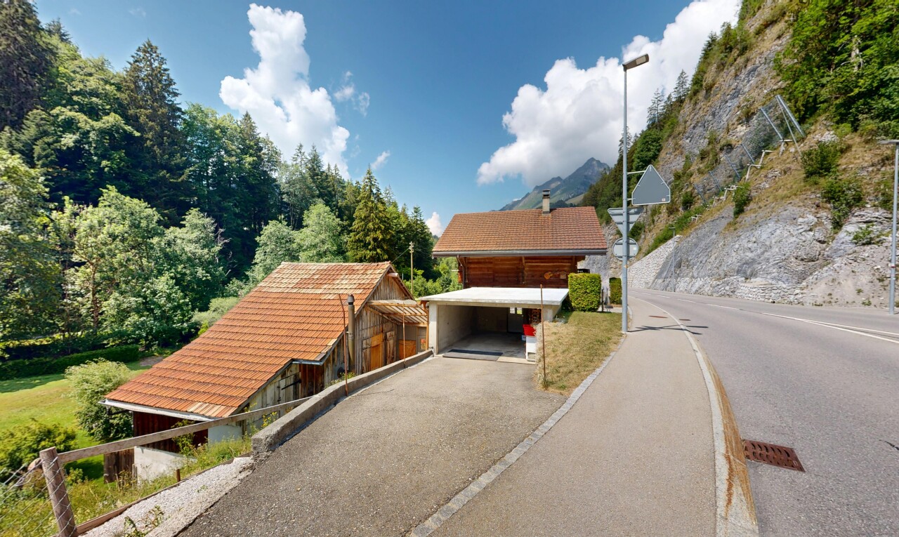 façade avec day time, property visible, et toit en tuiles