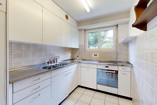 cuisine avec four, natural light, lumière naturelle, backsplash, et dosseret