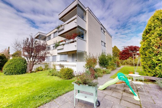 extérieur du bâtiment avec day time, apartment complex view, et vue sur le complexe d'appartements