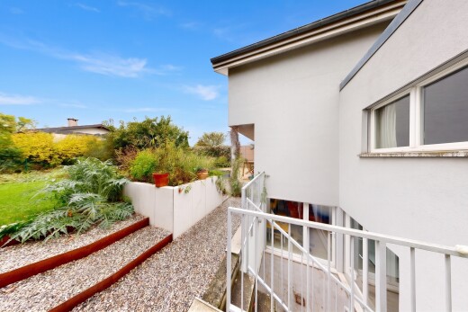 terrasse mit from property, day time, und balkon