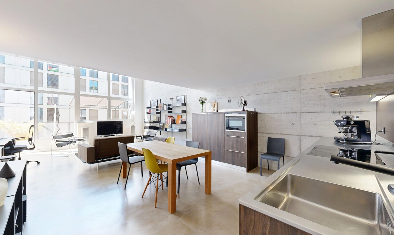 wohn- / esszimmer mit finished concrete floor, betonboden, concrete floor, light floor, und inside community
