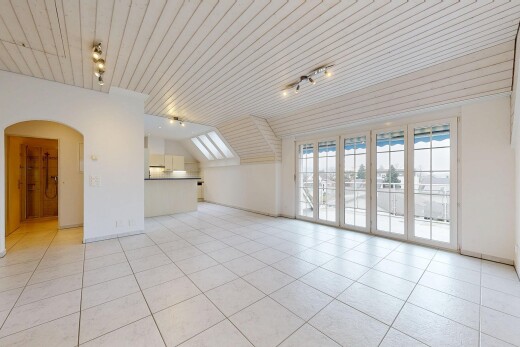 pièce vide avec track lighting, éclairage sur rail, drywall, cloison sèche, et inside property