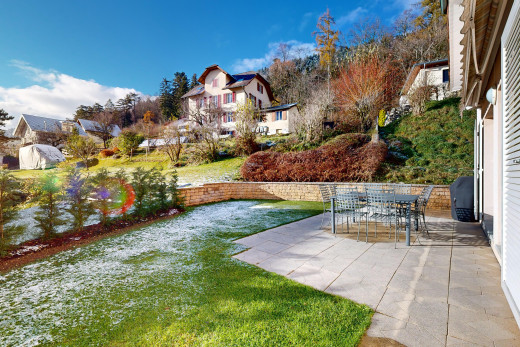 terrasse mit wohngebietblick und terrasse