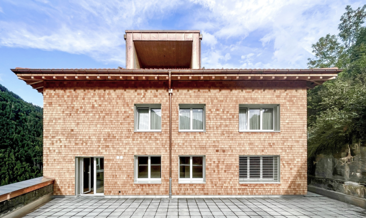 außenansicht mit ziegelverkleidung, day time, und property visible