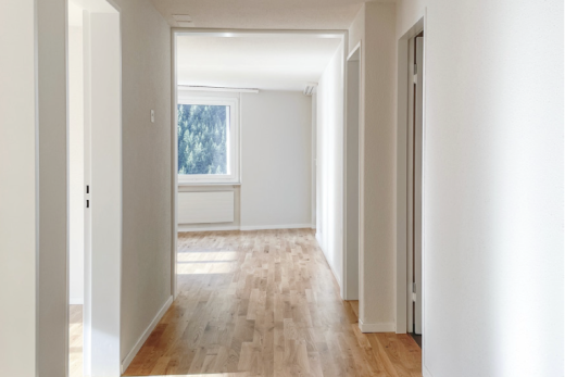 halle / korridor mit inside property, holzfußboden, wood finish floor, gipskartonwand, und drywall