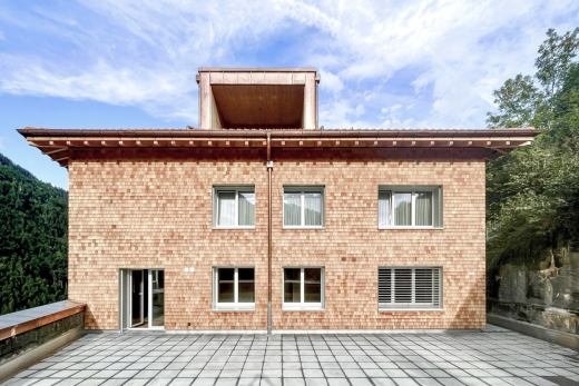 außenansicht mit ziegelverkleidung, day time, und property visible