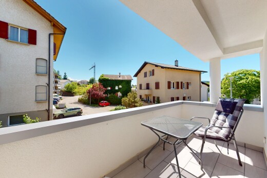 balkon mit from property, balkon, und day time