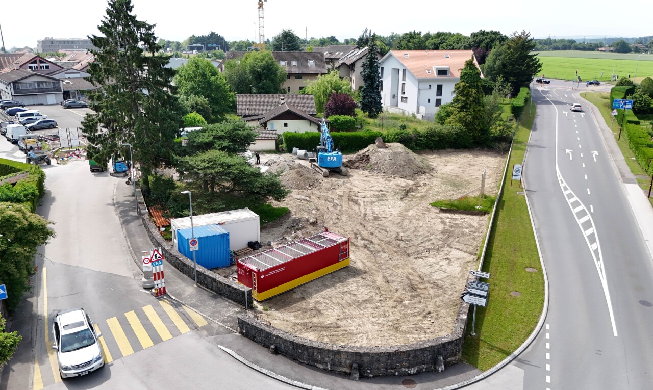 garten mit wohngebietblick und residential view