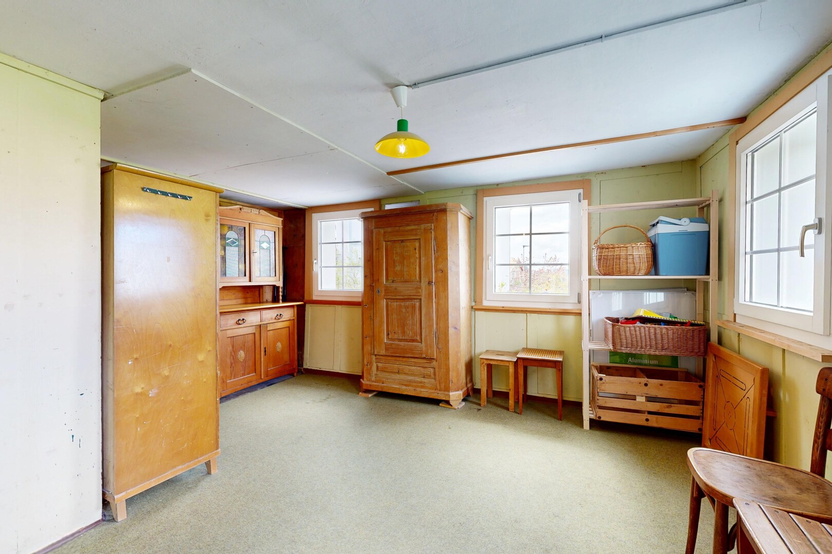 pièce vide avec carpet, moquette, inside property, light floor, et drywall