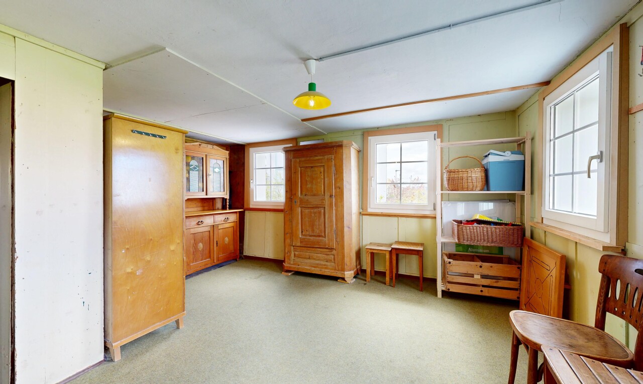 pièce vide avec carpet, moquette, inside property, light floor, et drywall