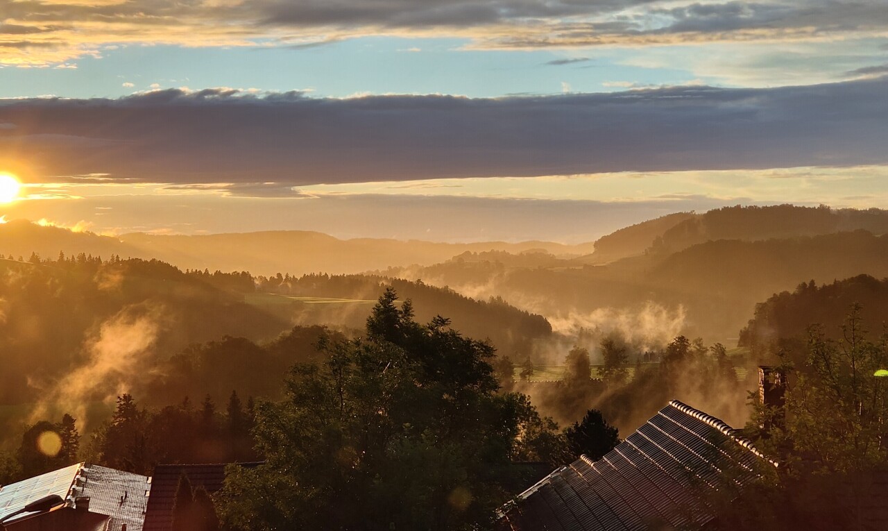 vue sur la montagne avec dusk