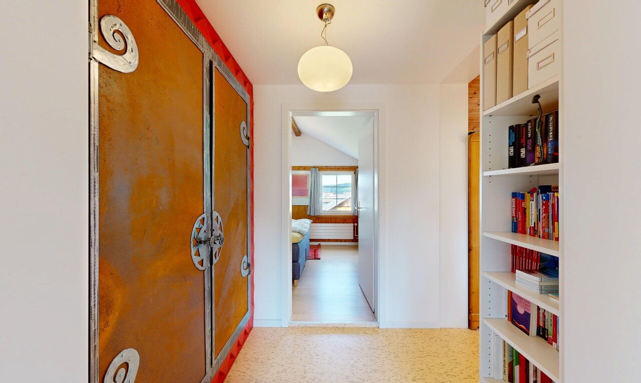 couloir avec light floor, lumière naturelle, natural light, cloison sèche, et drywall