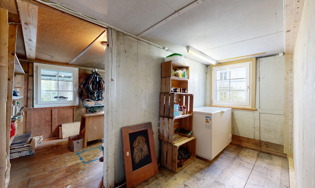 espace intérieur avec inside property, natural light, lumière naturelle, wood wall, et mur en bois