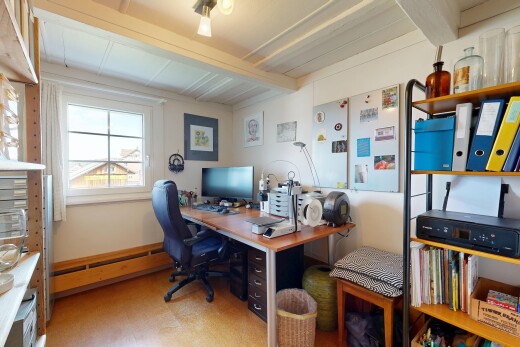 bureau avec lumière naturelle, natural light, espace bureau, inside property, et cloison sèche