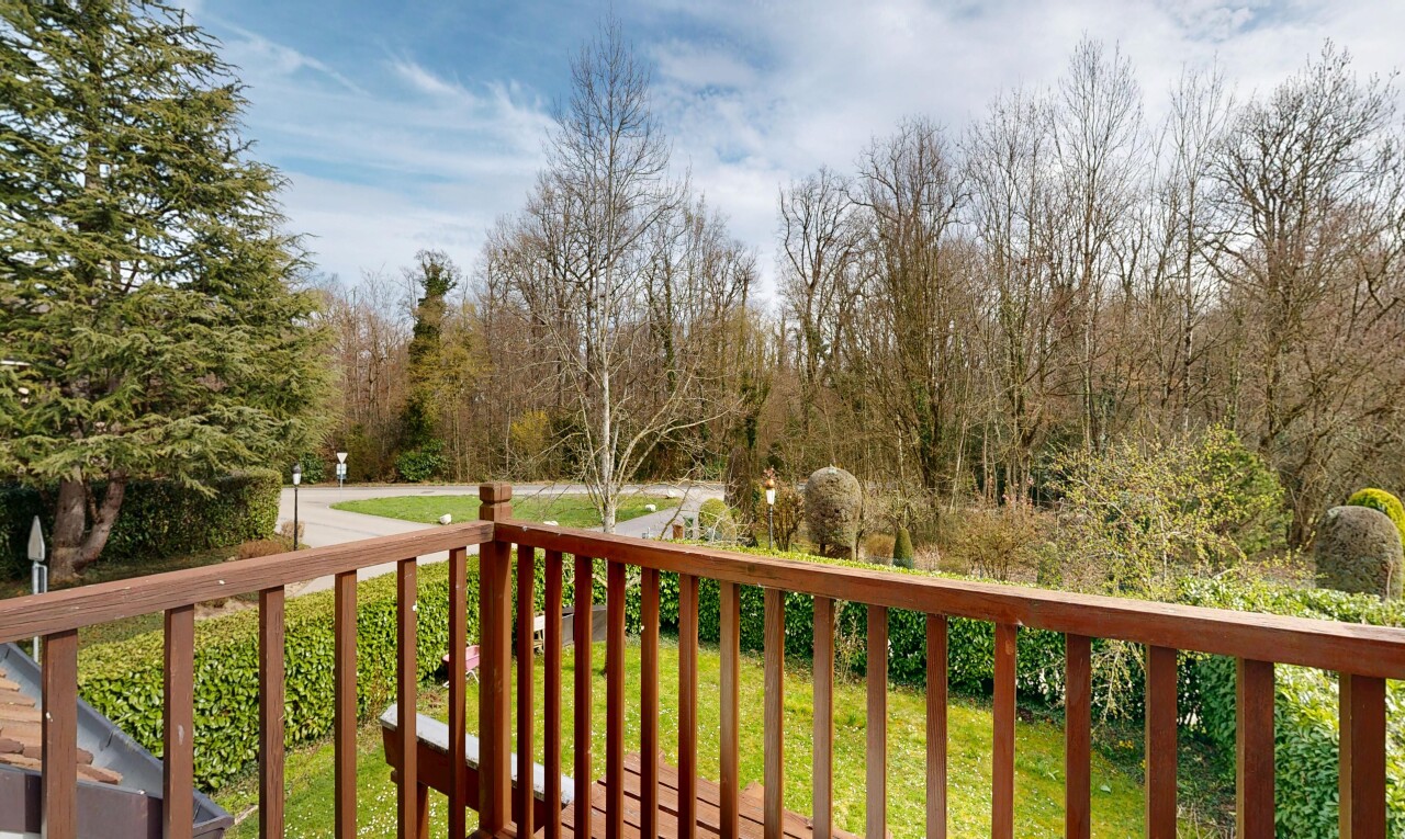 balkon mit day time, from property, und balkon