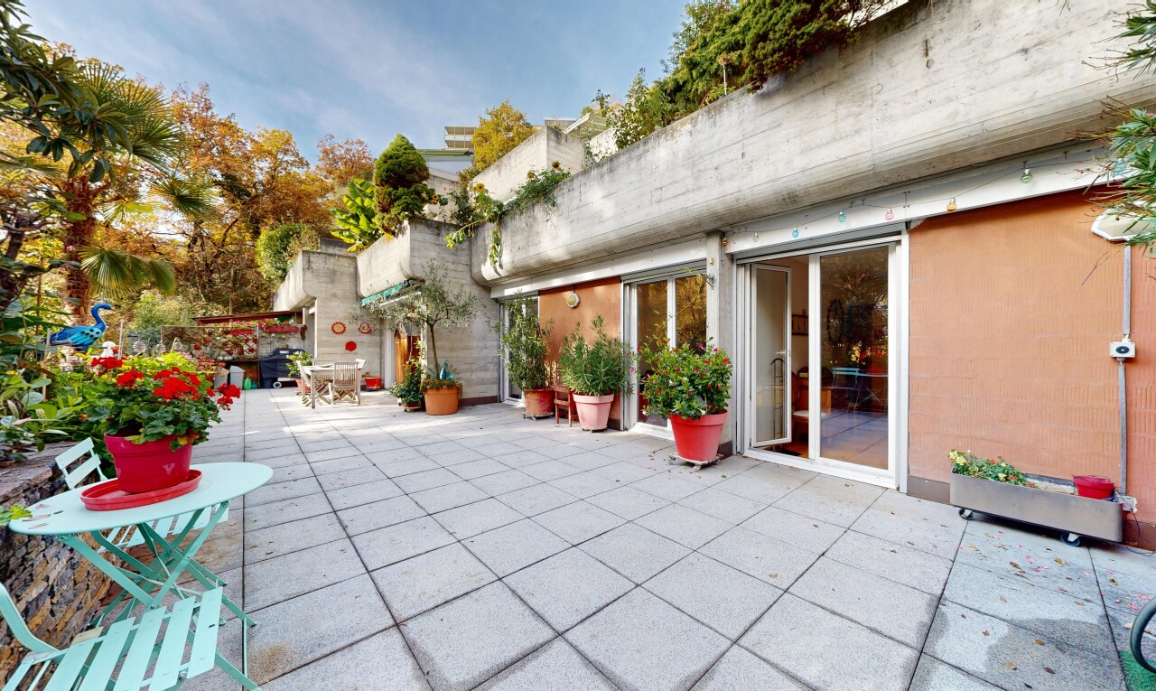 terrasse mit property visible, day time, und terrasse