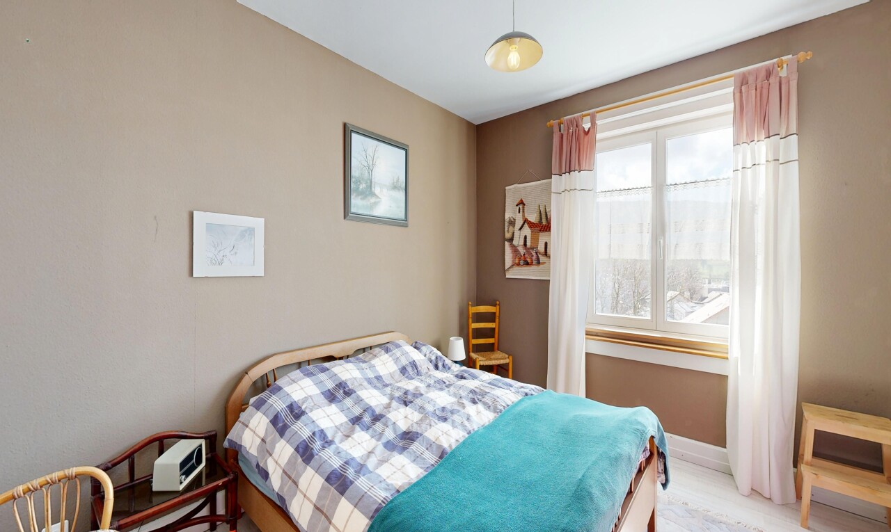 chambre avec cloison sèche, drywall, inside property, lumière naturelle, et natural light