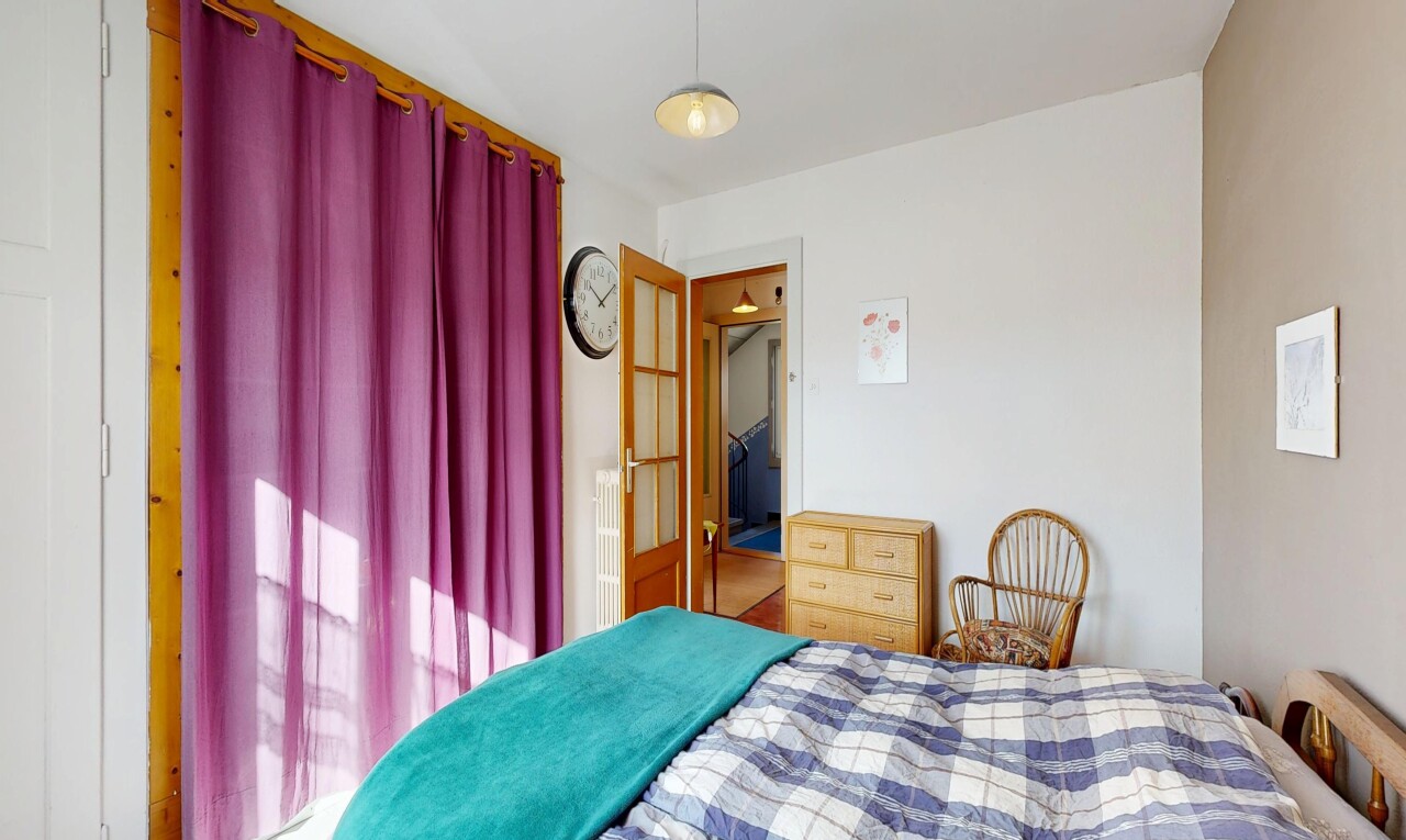 chambre avec drywall, cloison sèche, et inside property