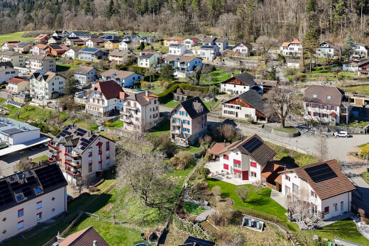 lage auf der karte mit aerial map
