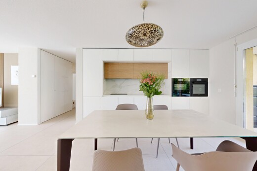 esszimmer mit light floor, inside property, gipskartonwand, drywall, und fliesenboden