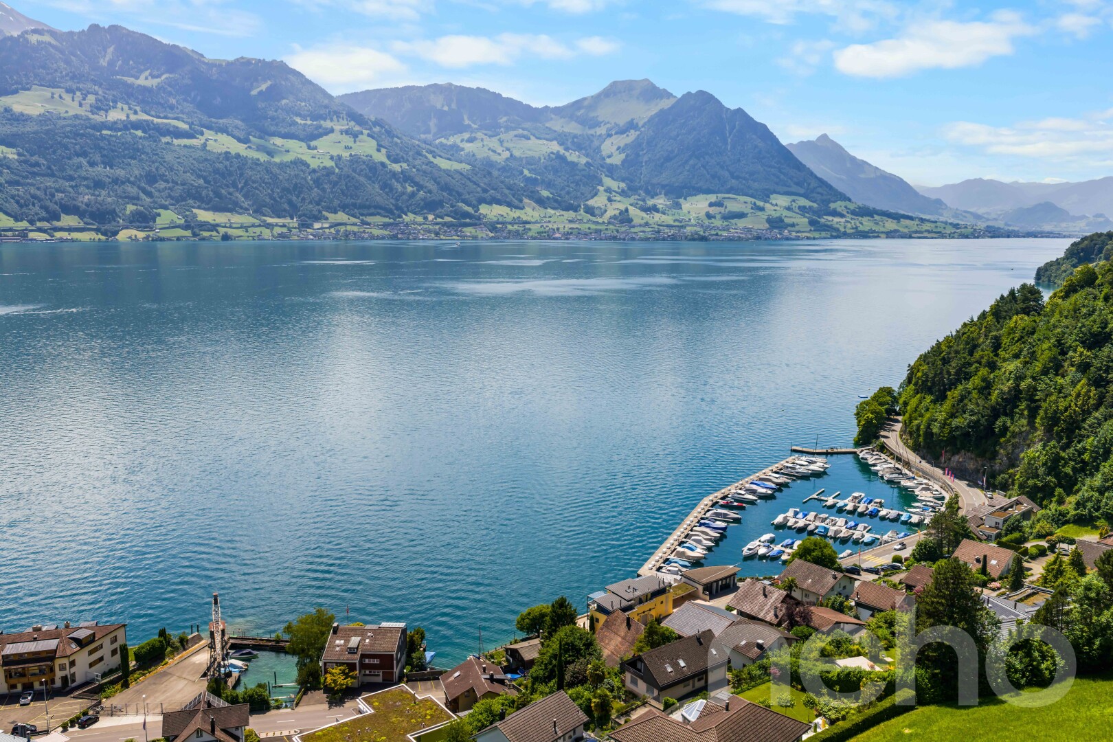 vue sur la mer avec water view, vue sur l'eau, day time, lake view, et mountain view