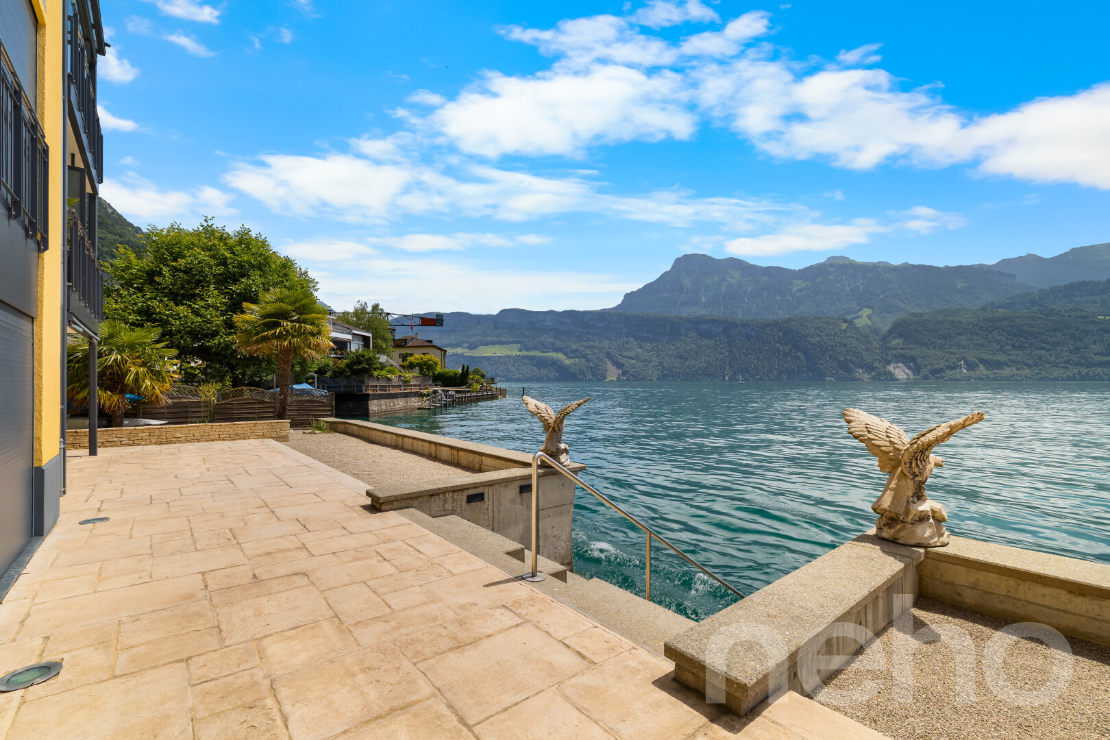 vue sur la mer avec from property, vue sur la montagne, mountain view, vue sur l'eau, et bord de l'eau