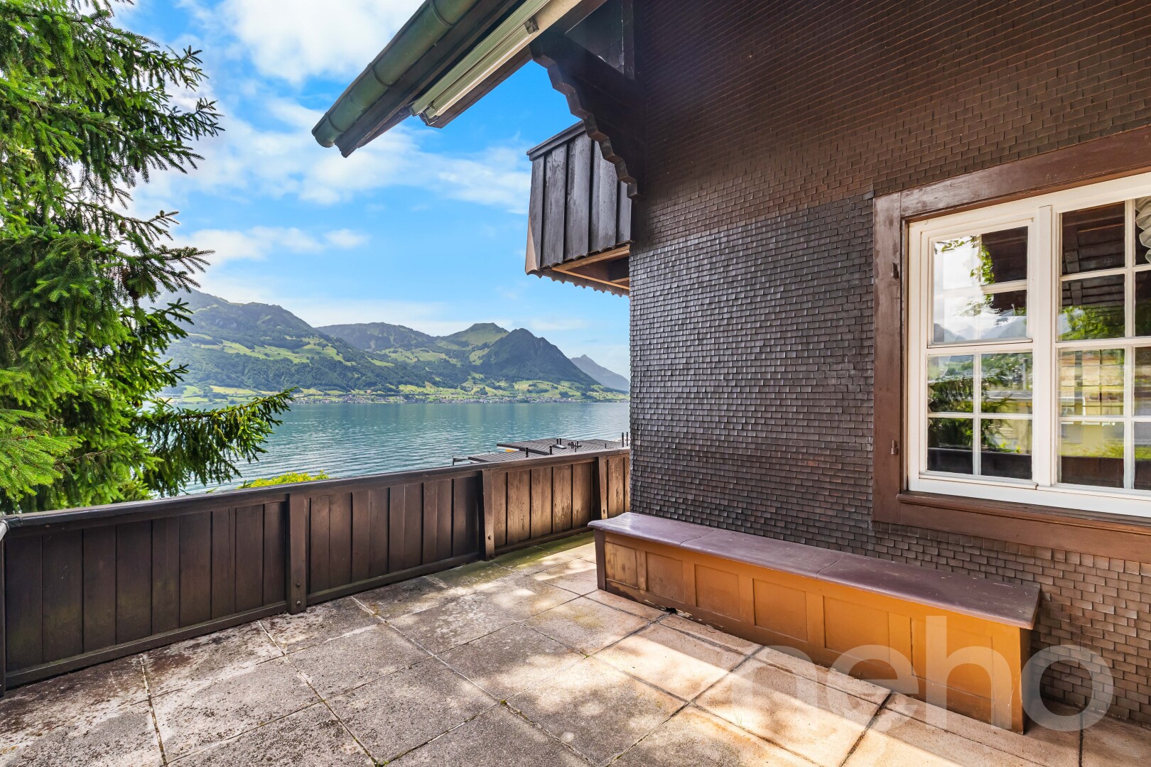 terrasse avec from property, day time, mountain view, vue sur la montagne, et water view