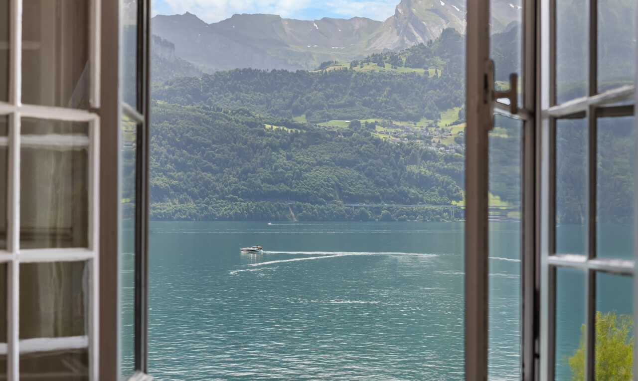 vue sur la mer avec day time, water view, vue sur l'eau, mountain view, et vue sur la montagne