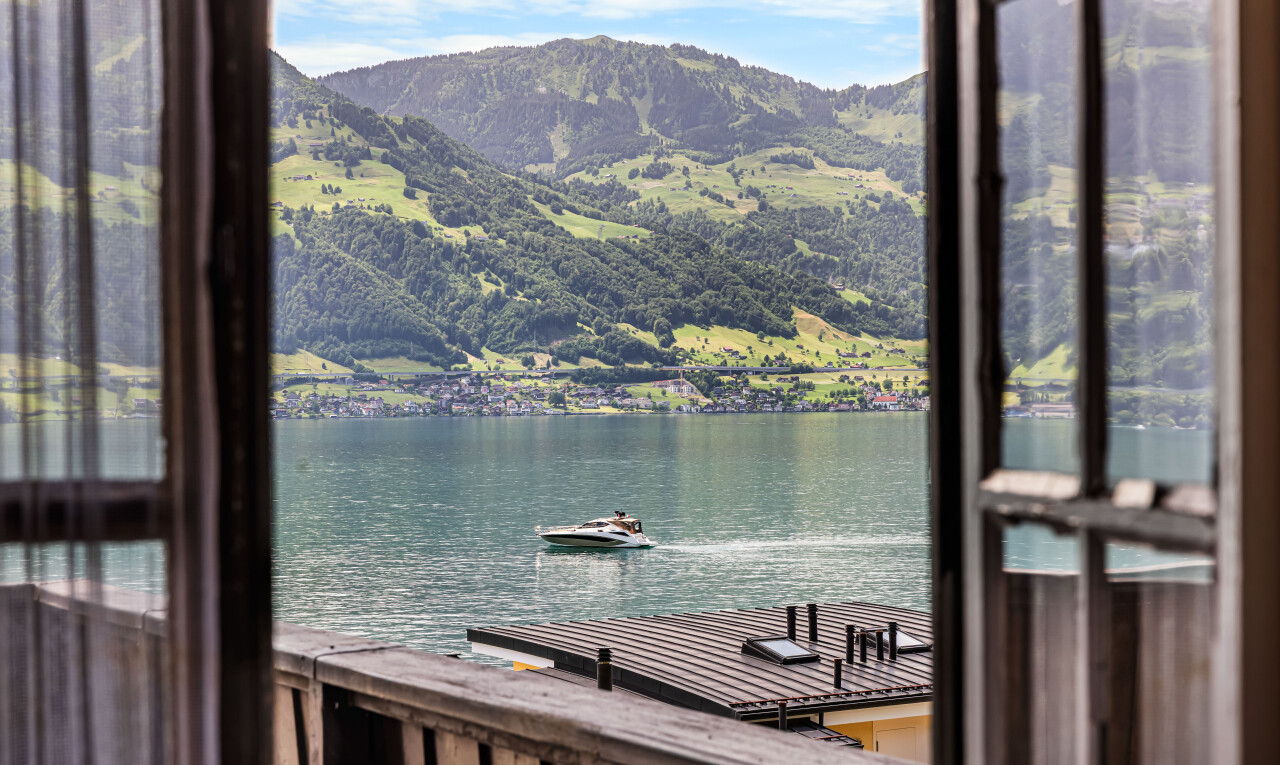 vue sur la mer avec day time, vue sur l'eau, water view, vue sur la montagne, et mountain view