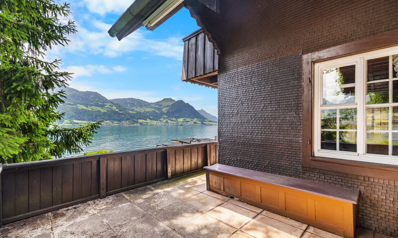 terrasse avec from property, day time, mountain view, vue sur la montagne, et water view