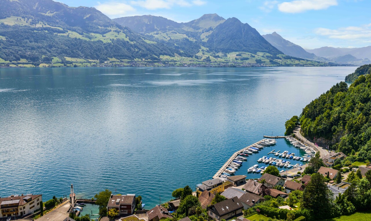 vue sur la mer avec water view, vue sur l'eau, day time, lake view, et mountain view