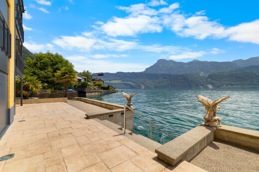 vue sur la mer avec from property, vue sur la montagne, mountain view, vue sur l'eau, et bord de l'eau