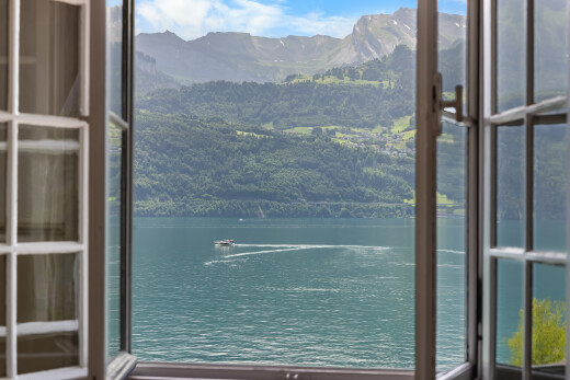 vue sur la mer avec day time, water view, vue sur l'eau, mountain view, et vue sur la montagne