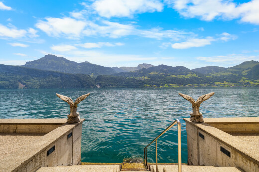 vue sur la mer avec mountain view, vue sur la montagne, water view, vue sur l'eau, et day time