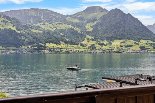 vue sur la mer avec day time, water view, vue sur l'eau, mountain view, et vue sur la montagne