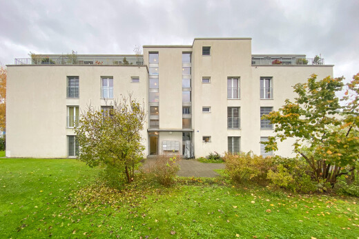 außenansicht mit property visible und overcast