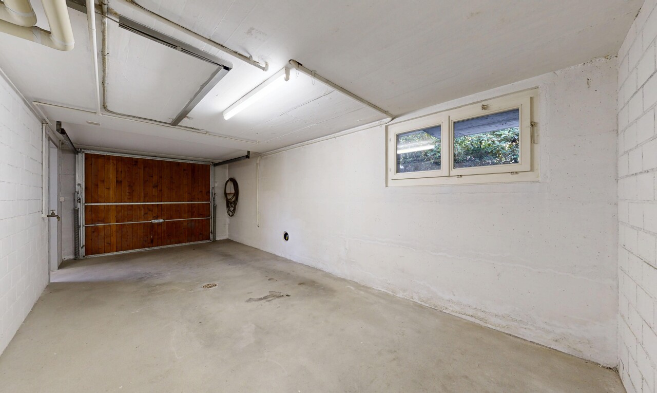 parking avec inside property