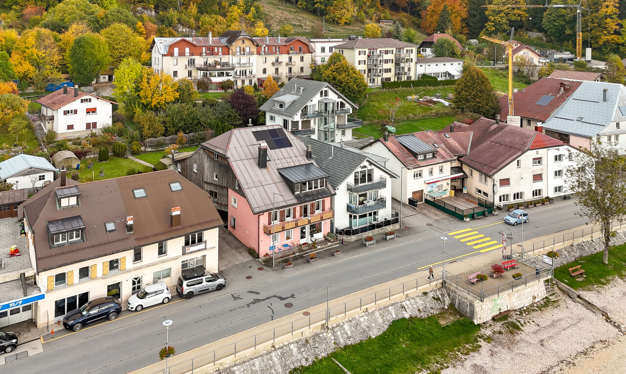 façade avec residential view et vue résidentielle