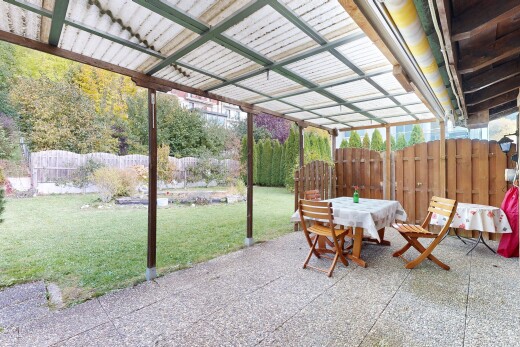 terrasse avec clôture, from property, pelouse, terrasse, et coin repas extérieur
