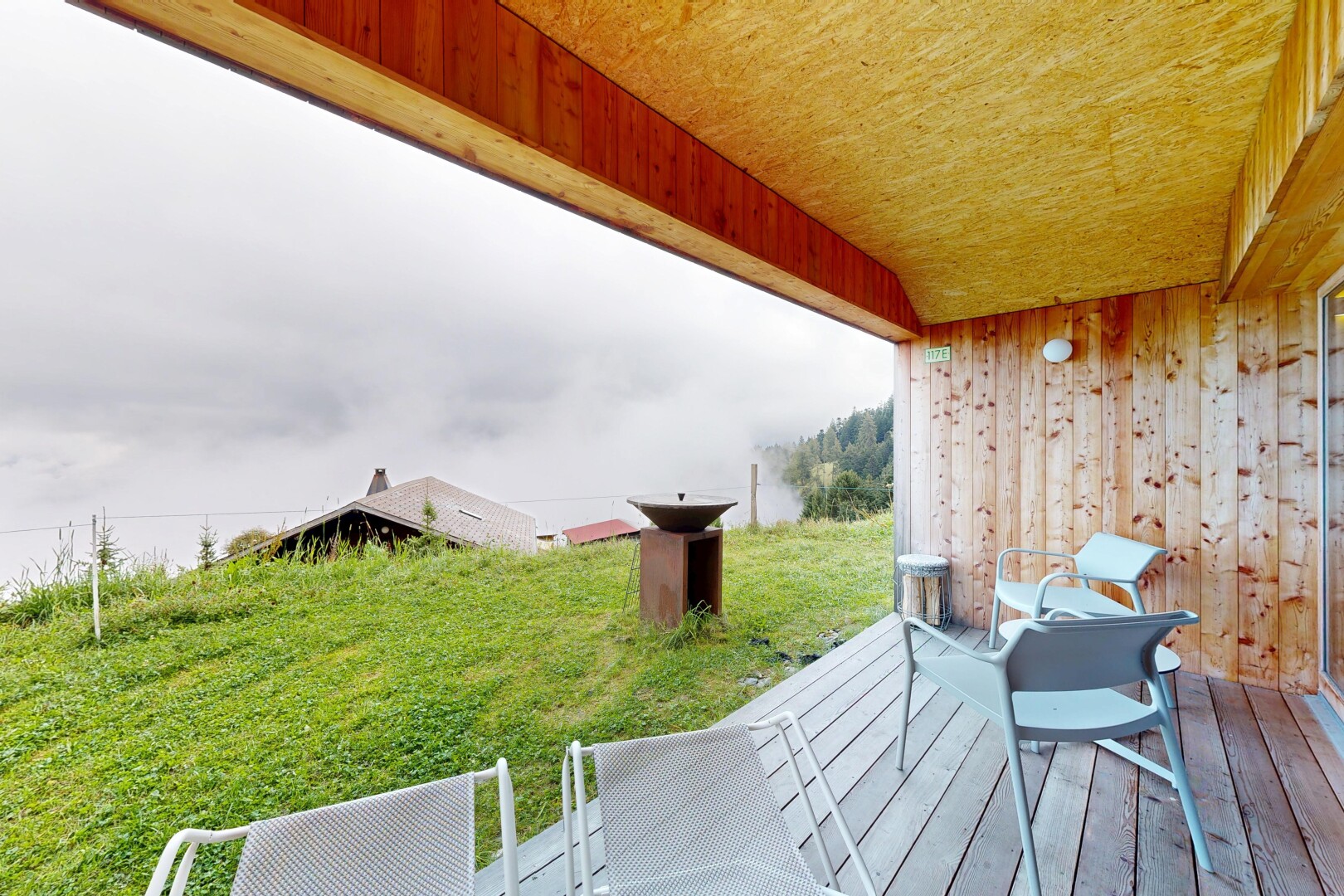 terrasse mit from property, overcast, deck, und rasen